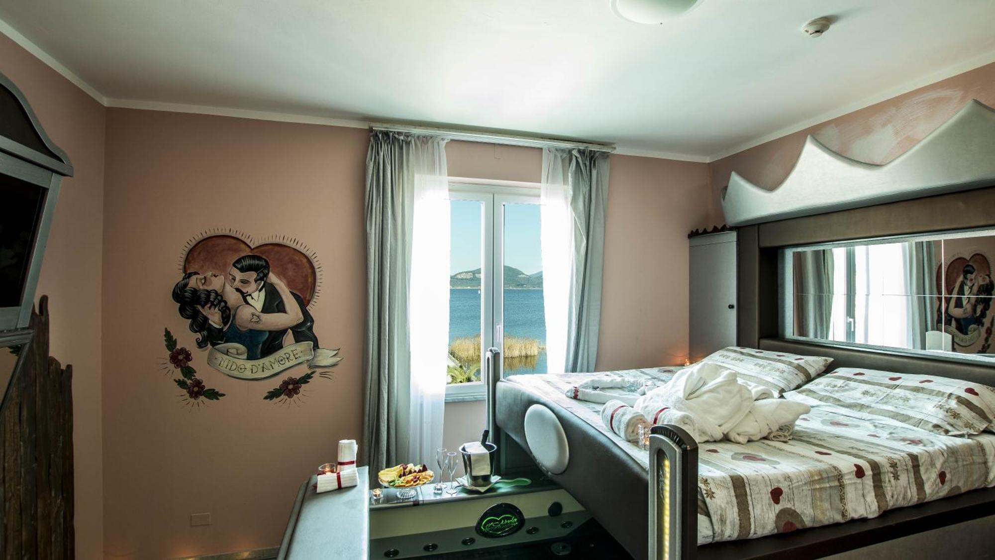 Hotel Butterfly - We Suite Torre del Lago Puccini Exteriör bild