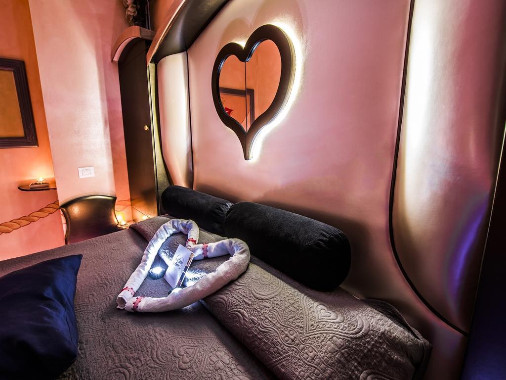Hotel Butterfly Torre del Lago Puccini Rum bild